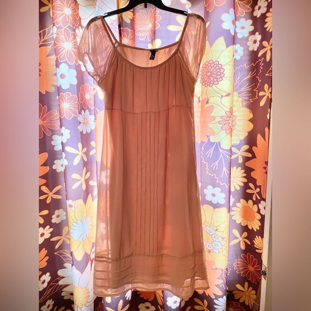 Lovely whimsical pale pink dress- perfect for any occasion.